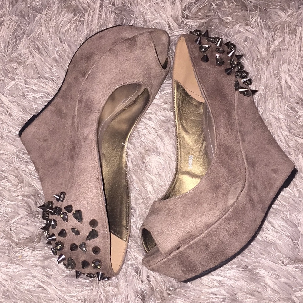 Spike heels. Pewter.
